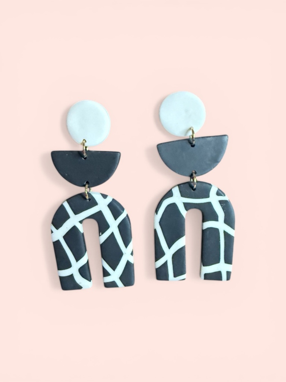 #378–❤️$5/$25❤️Black & White Geometric Dangle Earrings